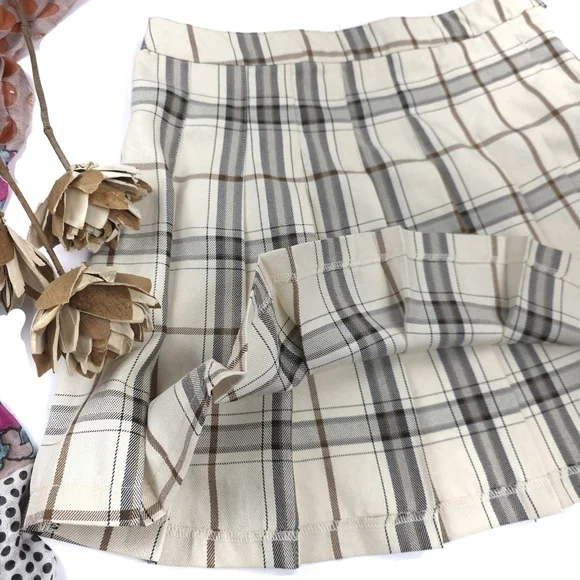 Hesperus Plaid Cream and Brown Women's Skirt Sz 6 Junior Lg - Picture 2 of 8